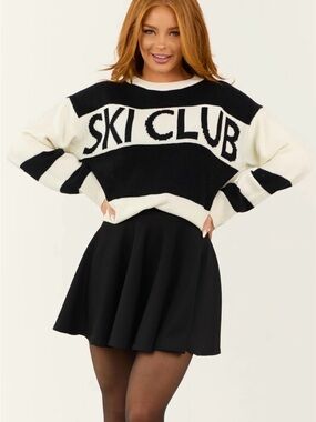 Le Lis NWT Black and Ivory 'Ski Club' Striped Knit Sweater Size M 🤍🖤